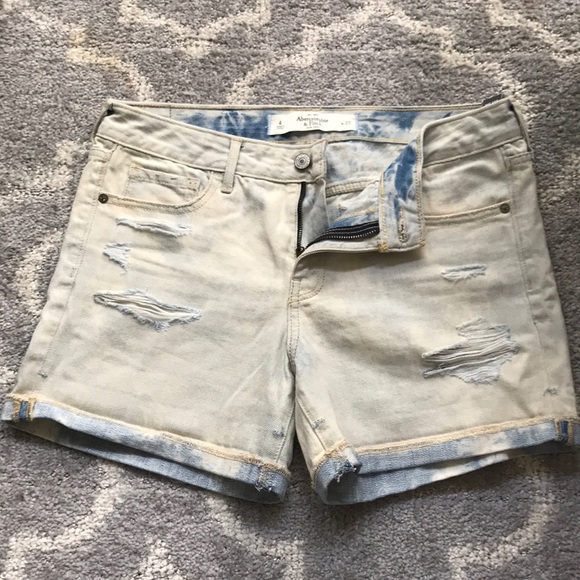 Abercrombie & Fitch Distressed Denim Shorts - Picture 3 of 3